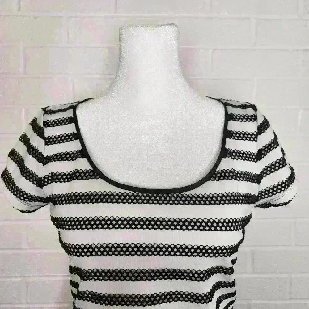 White House Black Market women's black & white striped blouse size XS - Picture 4 of 8